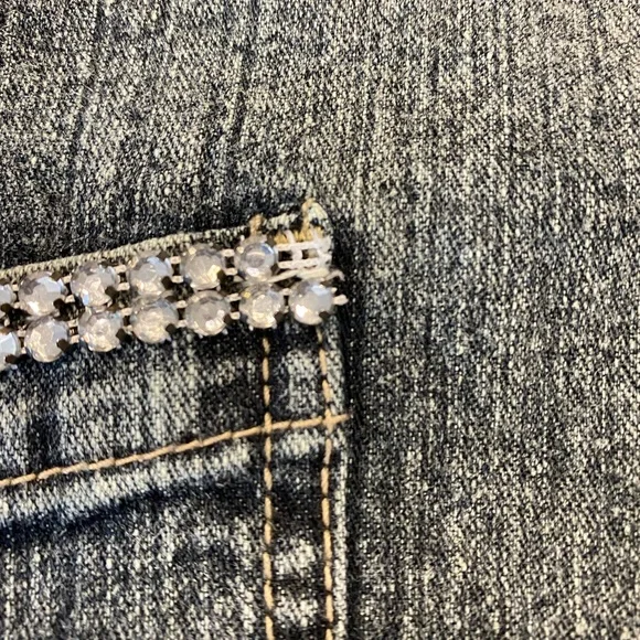 HEAT WAVE VINTAGE BRAND CROPPED JEAN JACKET - Picture 4 of 15